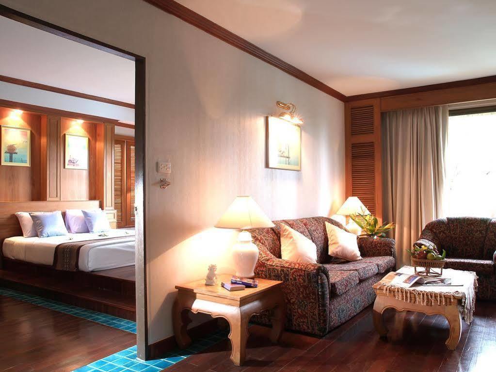 ウボンブリ ホテル & リゾート Warin Chamrap エクステリア 写真